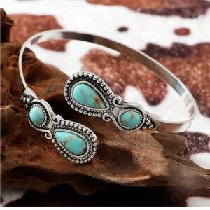 New Faux Turquoise Silver Southwestern Boho Women's Adjustable Bracelet OSFM